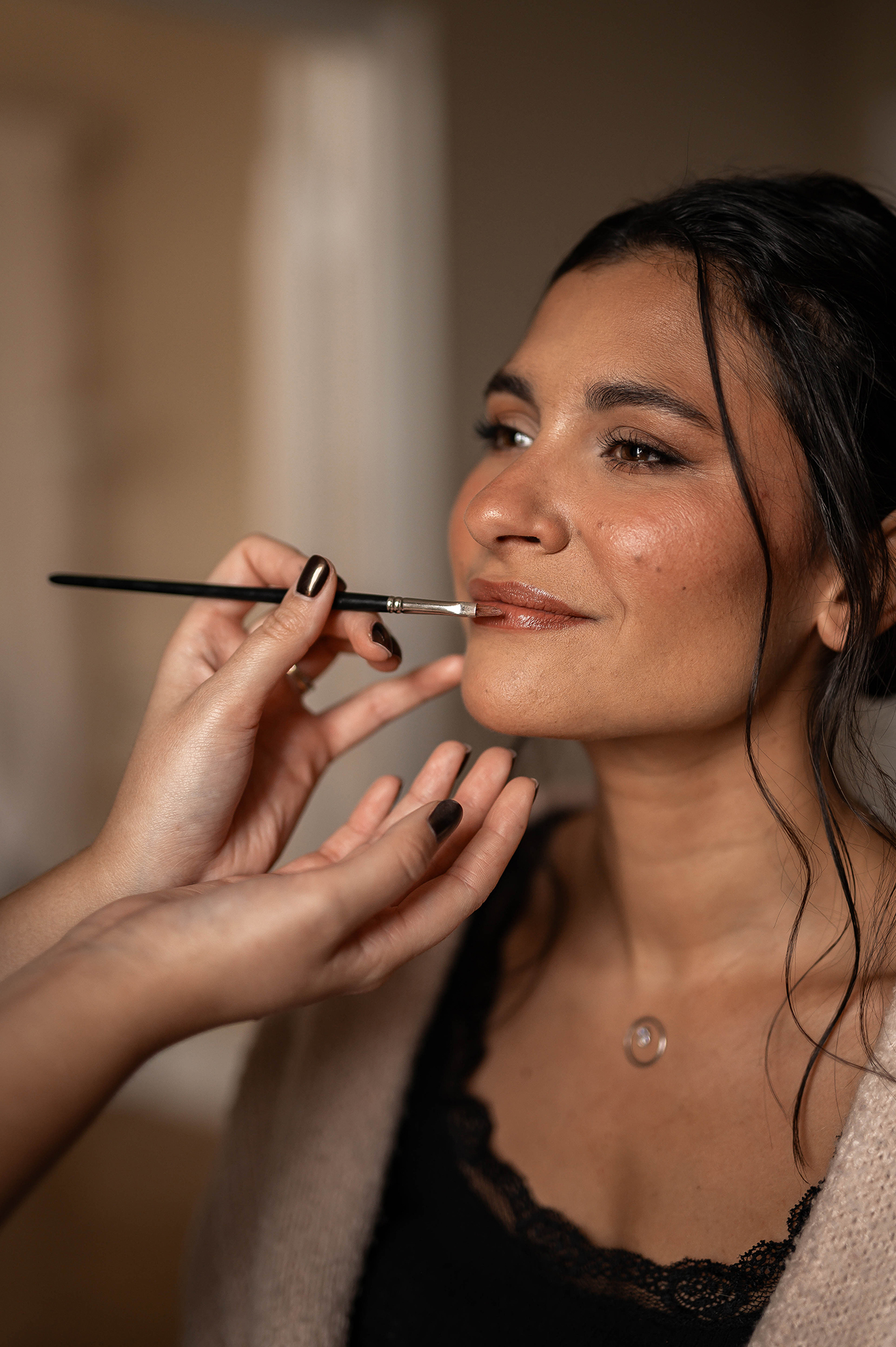 Reportage photo des préparatifs de la mariée à Nancy : séance de maquillage professionnelle