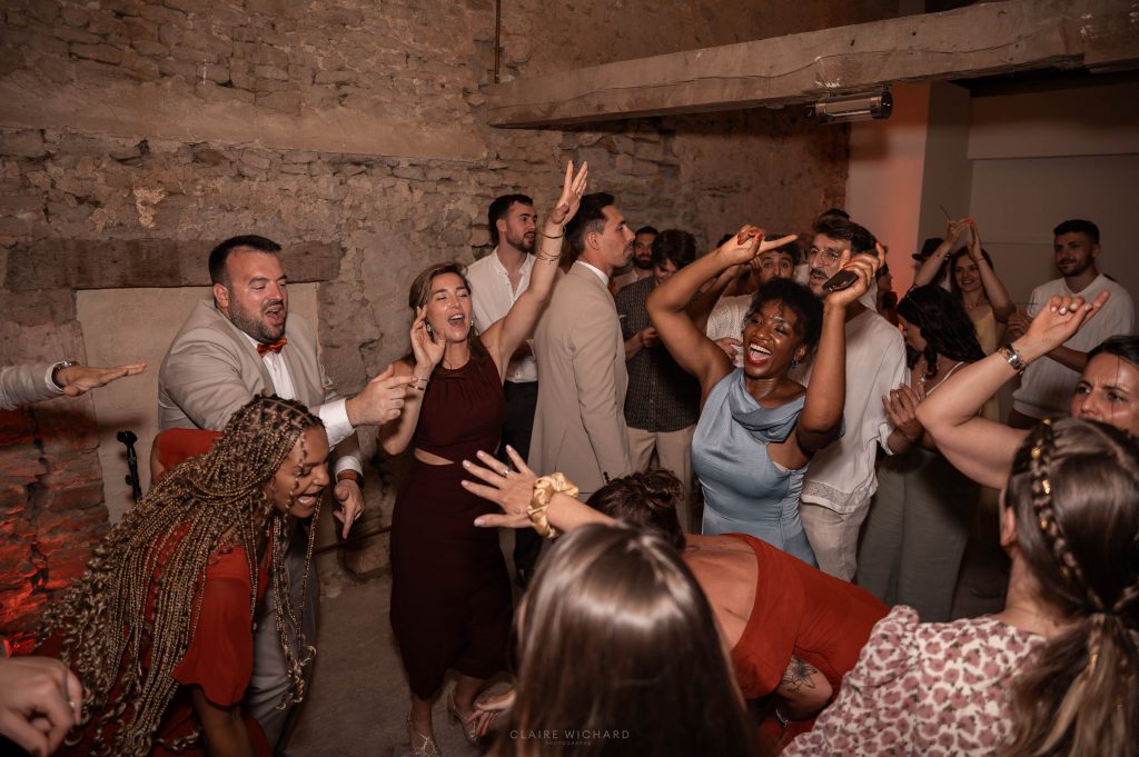 Ambiance festive et soirée dansante au Château Ferme d'Aboncourt (54)