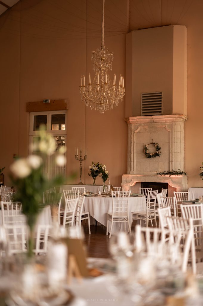 Décoration de salle de mariage au Château d'Autigny-la-Tour, reportage réalisé par une photographe de Meurthe-et-Moselle.
